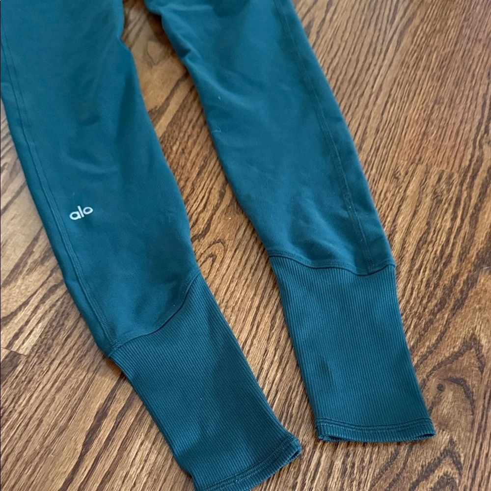 ALO Yoga Deep GreenLeggings -matching bra listed separate
